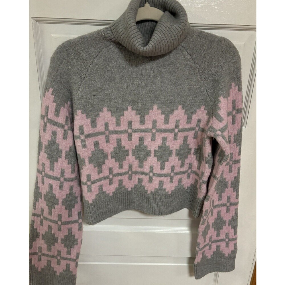 H&M JACQUARD KNIT TURTLENECK SWEATER Cropped Gray/Pink Size Small NWT Soft